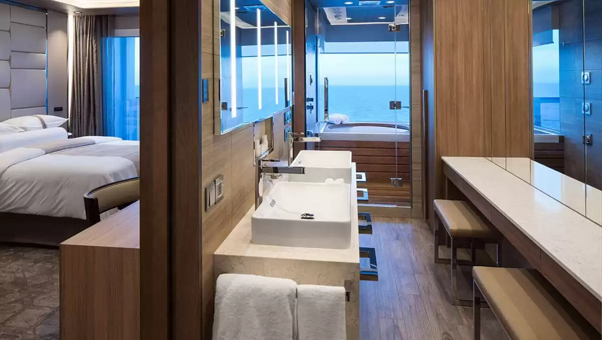 Il Azamara Onward :   10