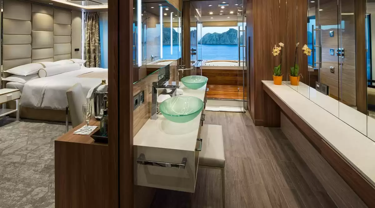 Il Azamara Onward :   17