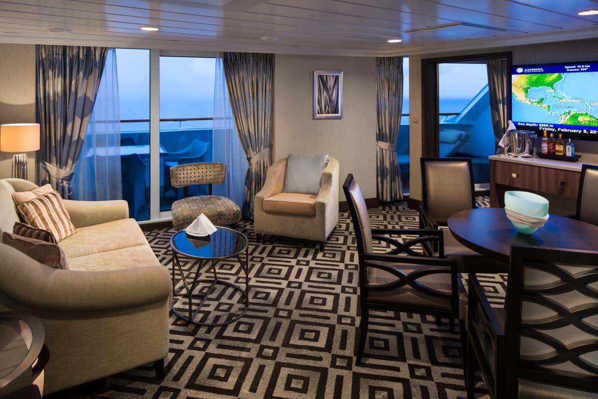 O Azamara Pursuit :   7