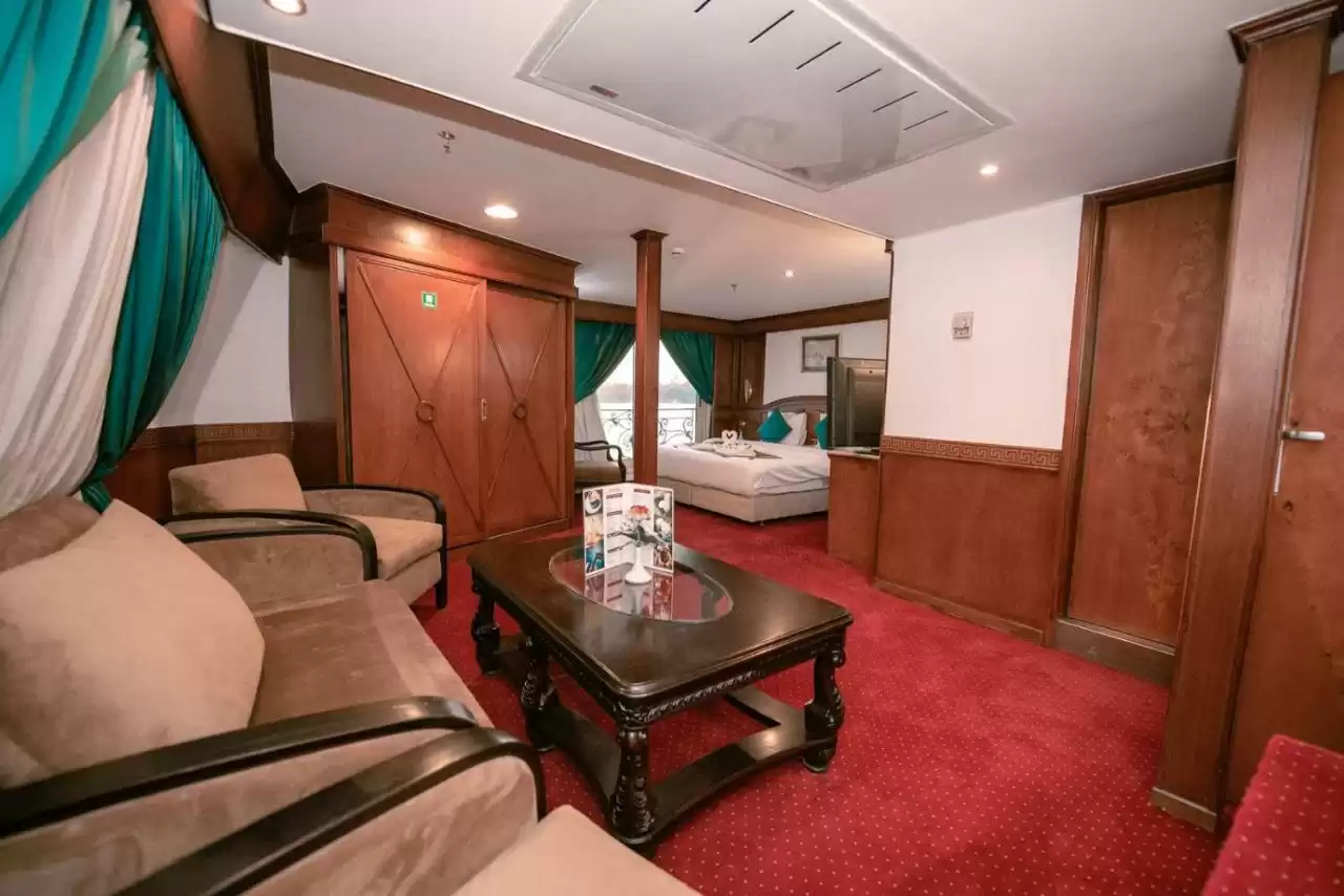 le MS Nile Story  :   3