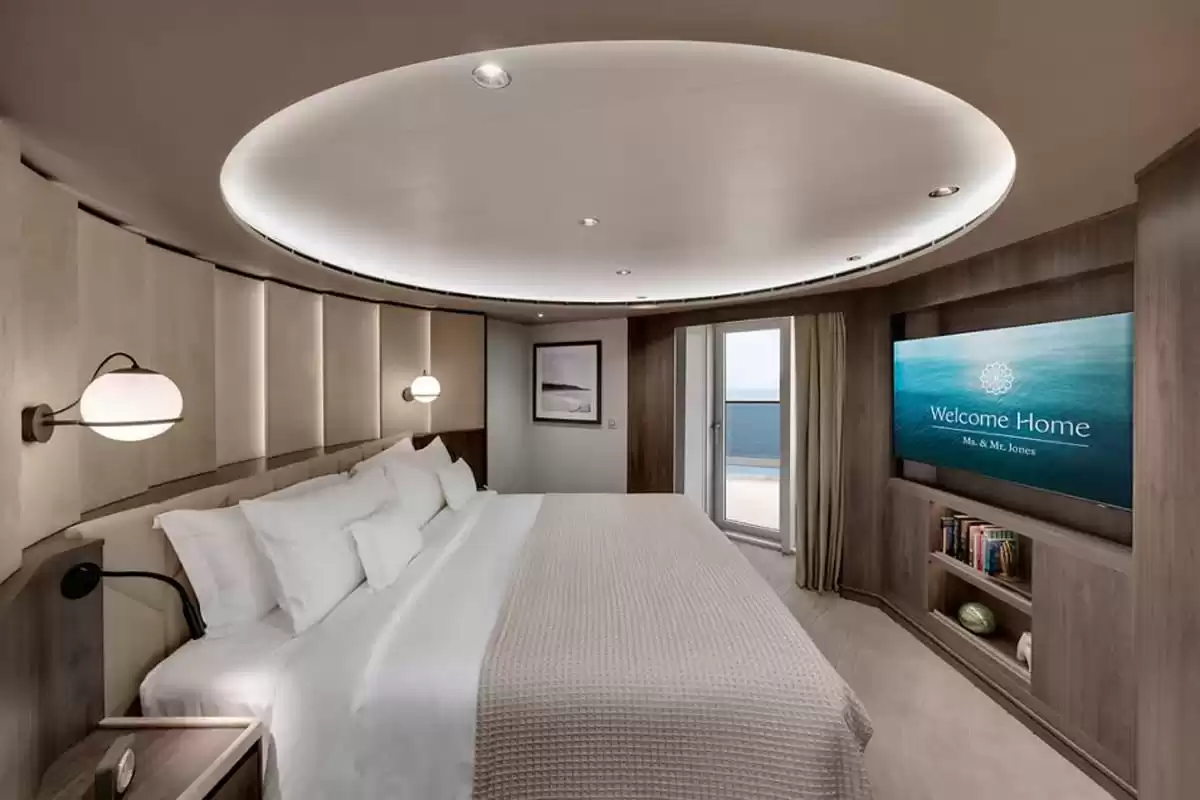 le EXPLORA III :   13