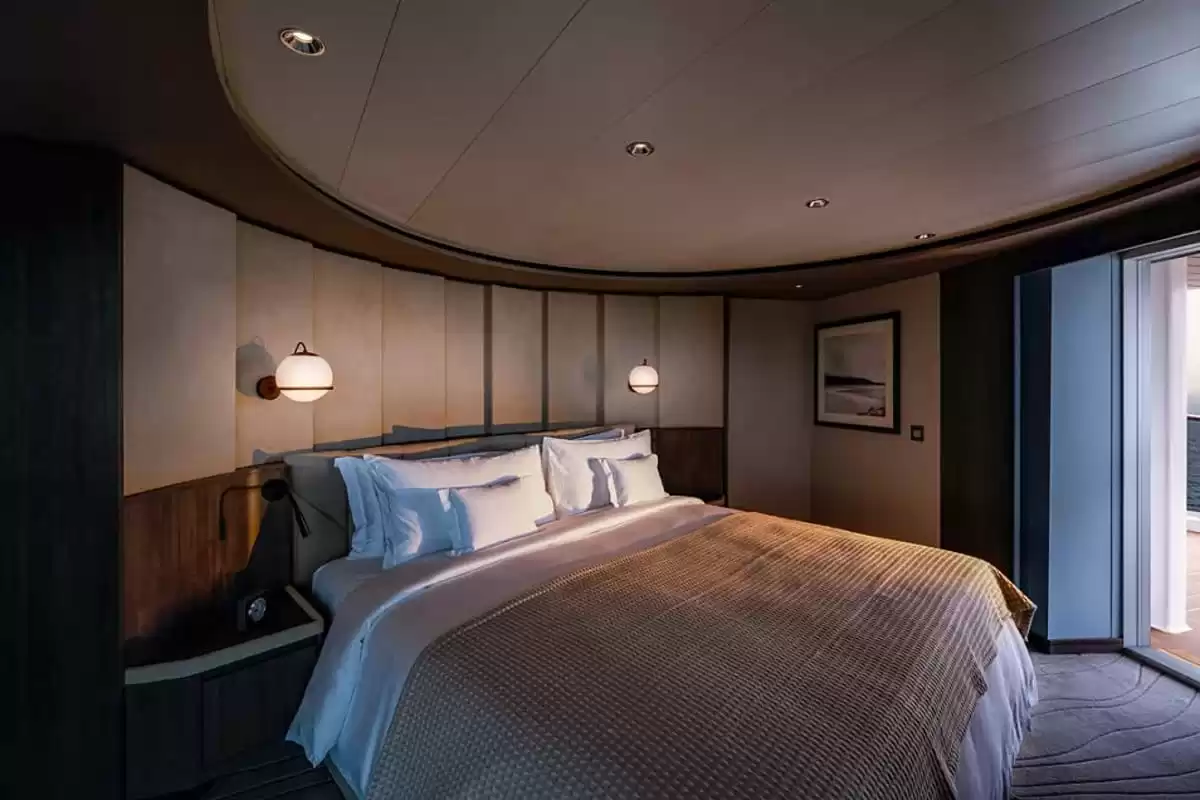 le EXPLORA III :   14