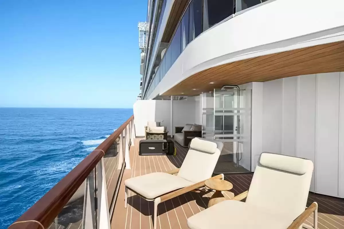 le EXPLORA III :   16