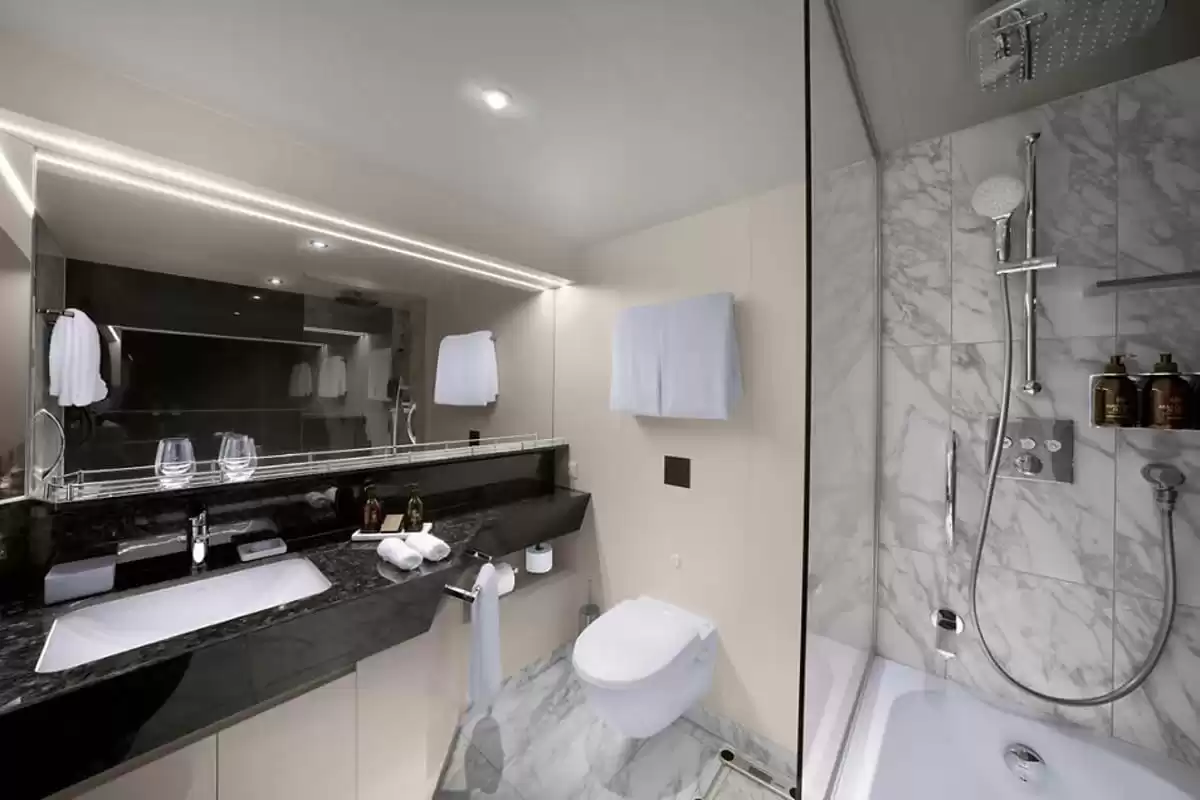 le EXPLORA III :   36