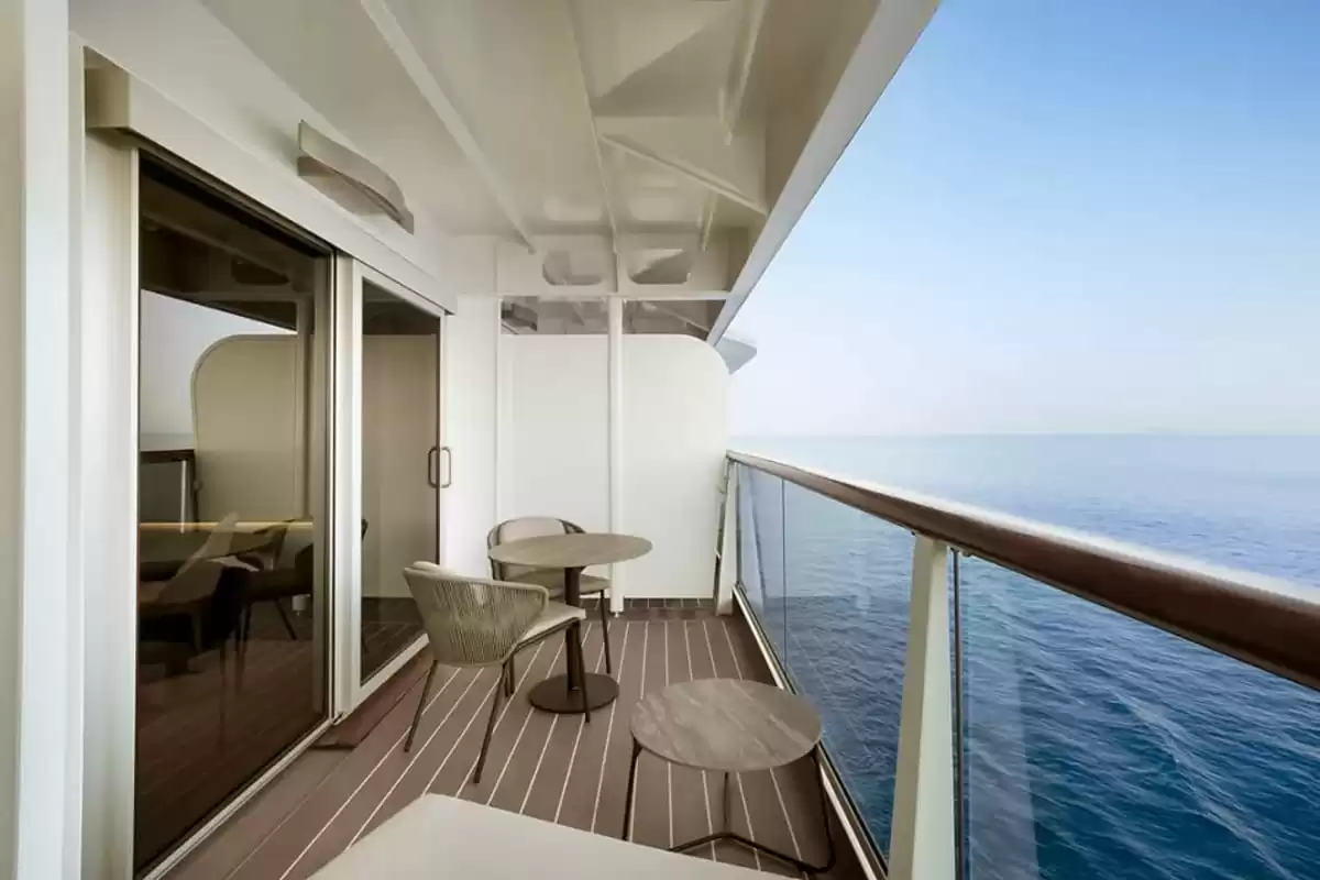 le EXPLORA III :   37