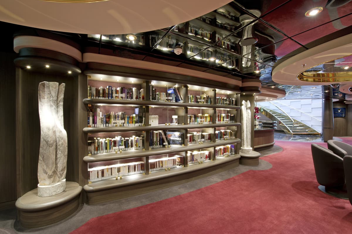 le : cabine 102