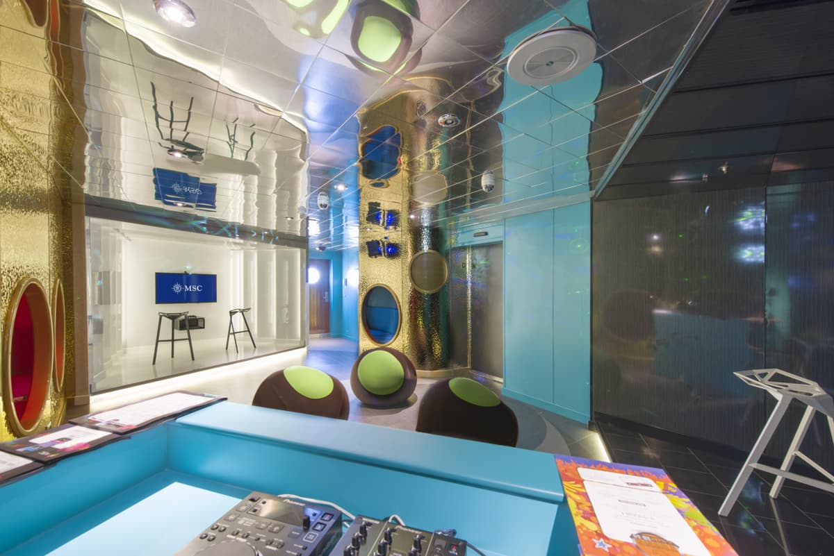 le : cabine 53