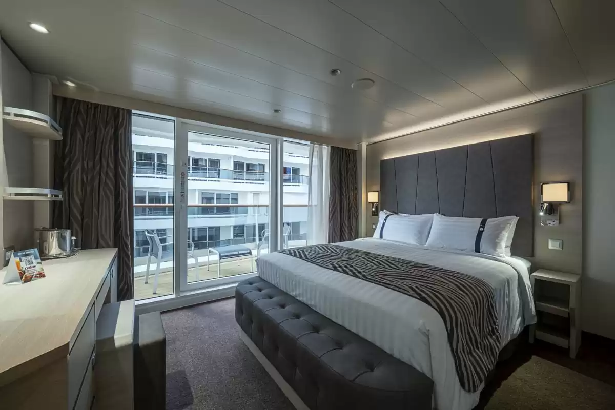 le MSC World Europa :   12