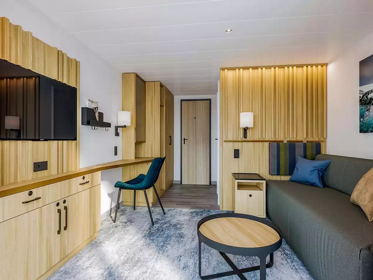 le Ultramarine :   6