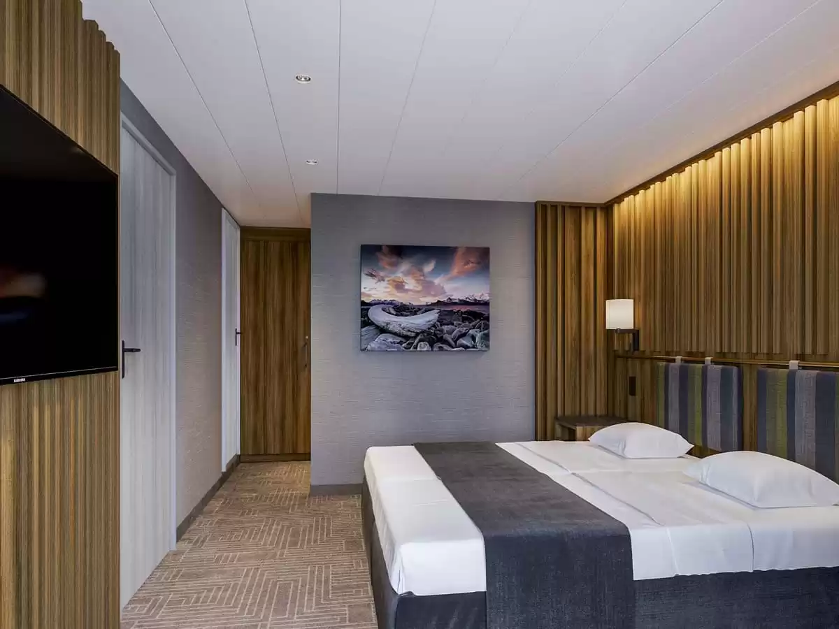 le Ultramarine :   10