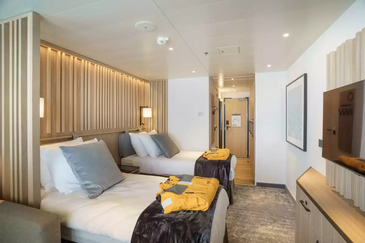 le Ultramarine :   14