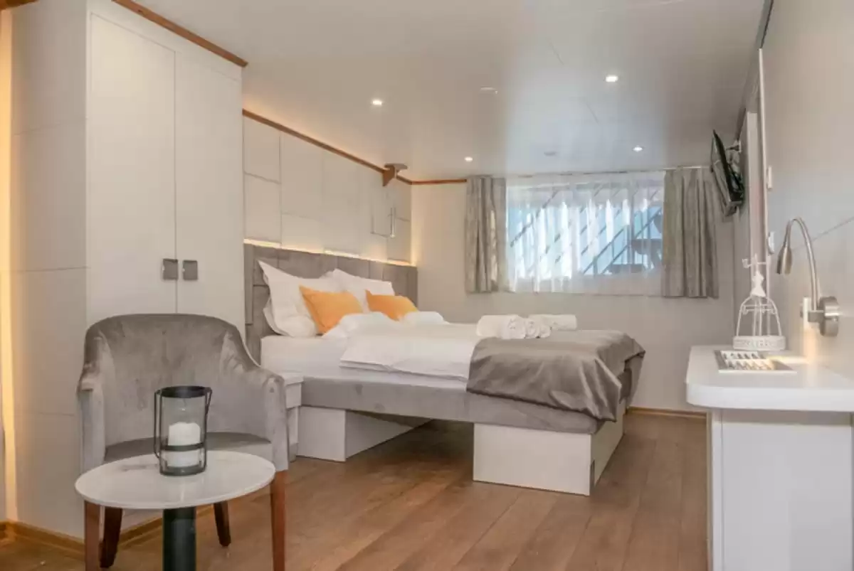 le MY Adriatic Blue :   0