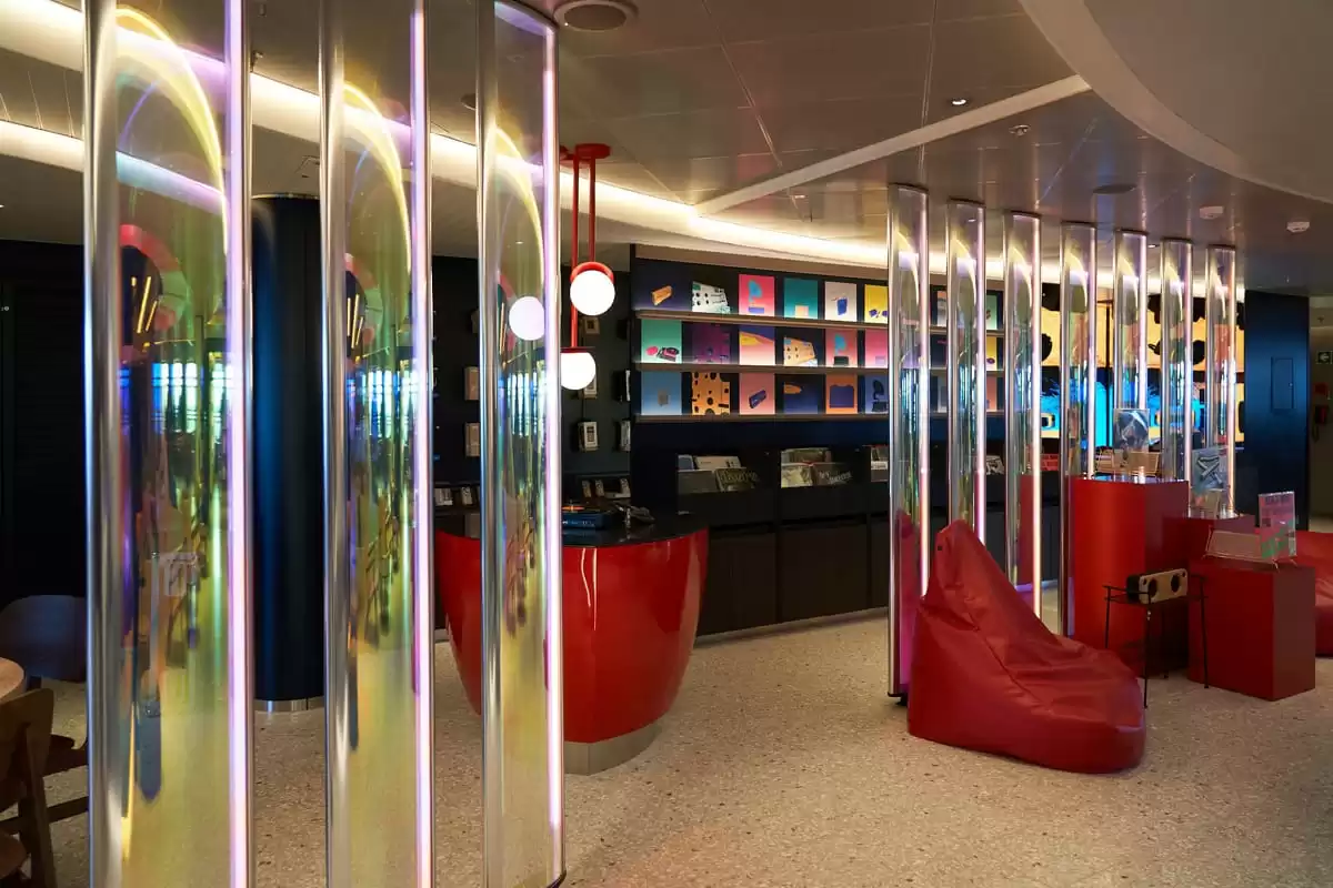 le Scarlet Lady :  cabine 111